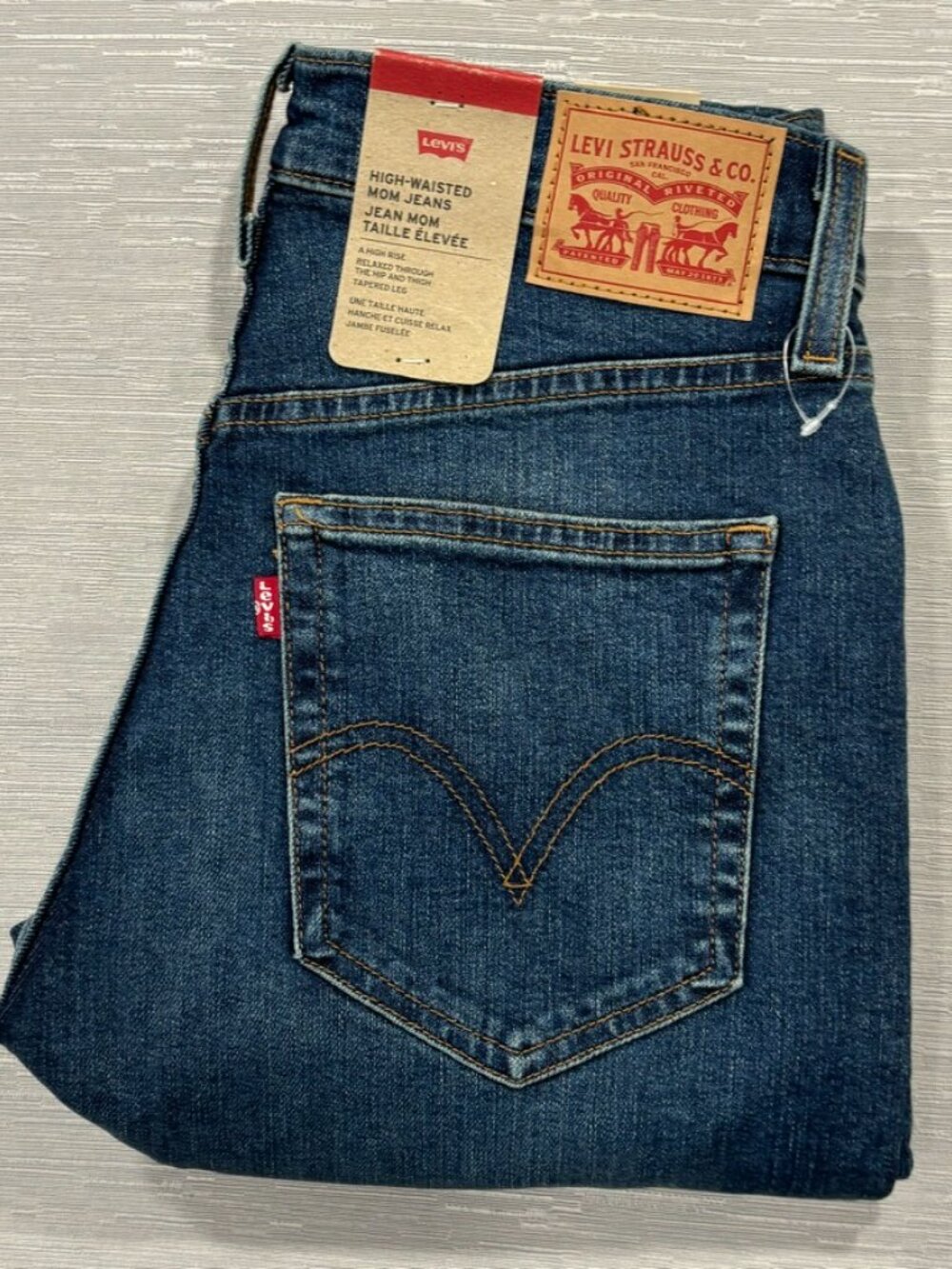 Levis High Waisted Mom Jeans Womens 29x29 Tapered Leg Medium Wash Stretch Denim